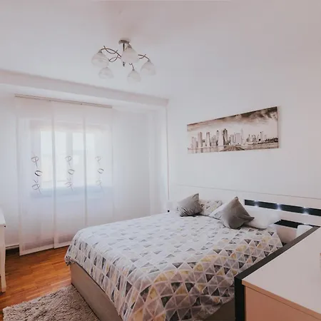 Apartamento Siervas De Jesus Haro Exterior photo